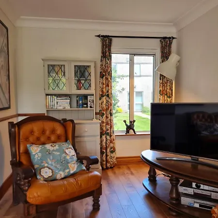No 12 Old Manor Ballynahinch * Recess
